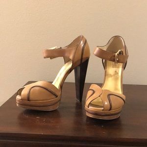 Michael Kors pumps